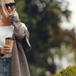 Magia basiców: jak z prostych ubrań tworzyć stylizacje, które wyglądają jak z Instagrama
