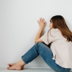 Burza emocji w perimenopauzie: jak rozpoznać psychiczne objawy i odzyskać równowagę