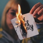 Życie bez wypalenia: 9 prostych nawyków, które odzyskują energię i sens