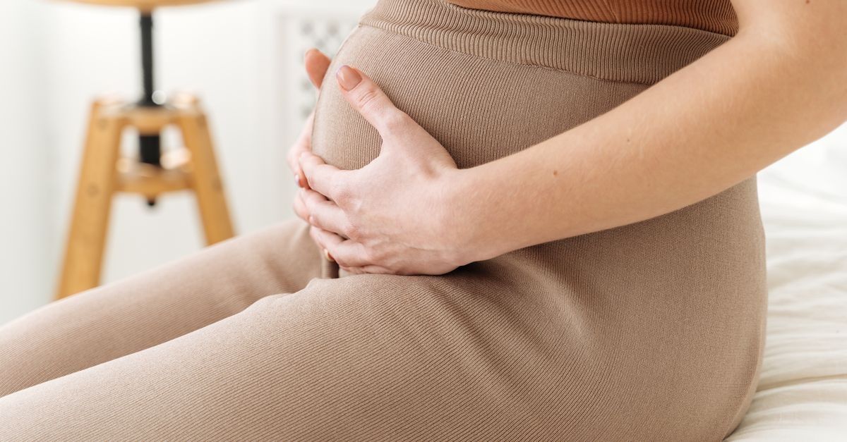 Ból porodowy pod kontrolą: sprawdzone sposoby, które pomogą Ci przejść przez poród spokojniej