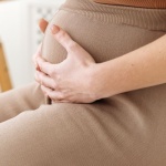 Ból porodowy pod kontrolą: sprawdzone sposoby, które pomogą Ci przejść przez poród spokojniej