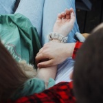 Krytyka w związku bez kłótni: jak reagować, by budować bliskość zamiast murów